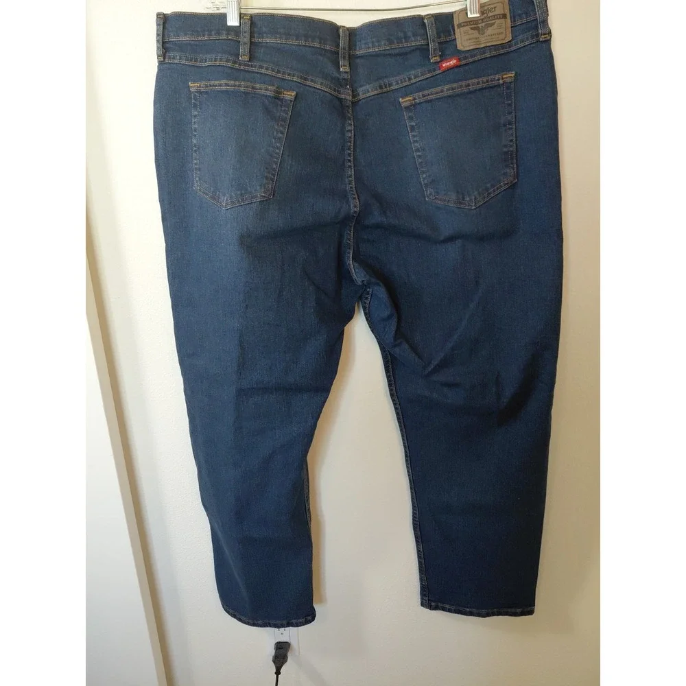 Wrangler Premium Quality Men's Straight Fit Dark Wash Stretch Denim Jeans 42x30